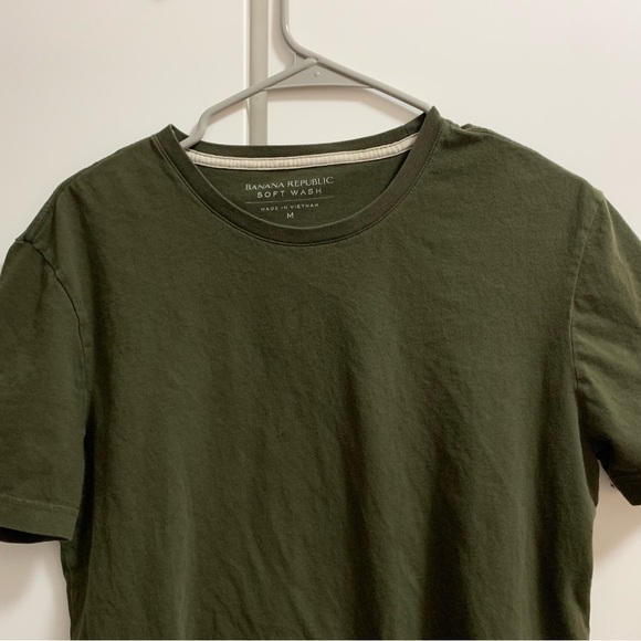 Men’s soft Banana Republic Tee - Picture 3 of 4
